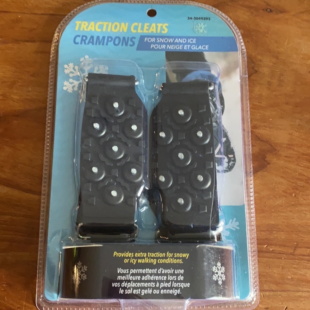 NWT Crampons/Ice Cleats Metal Stud